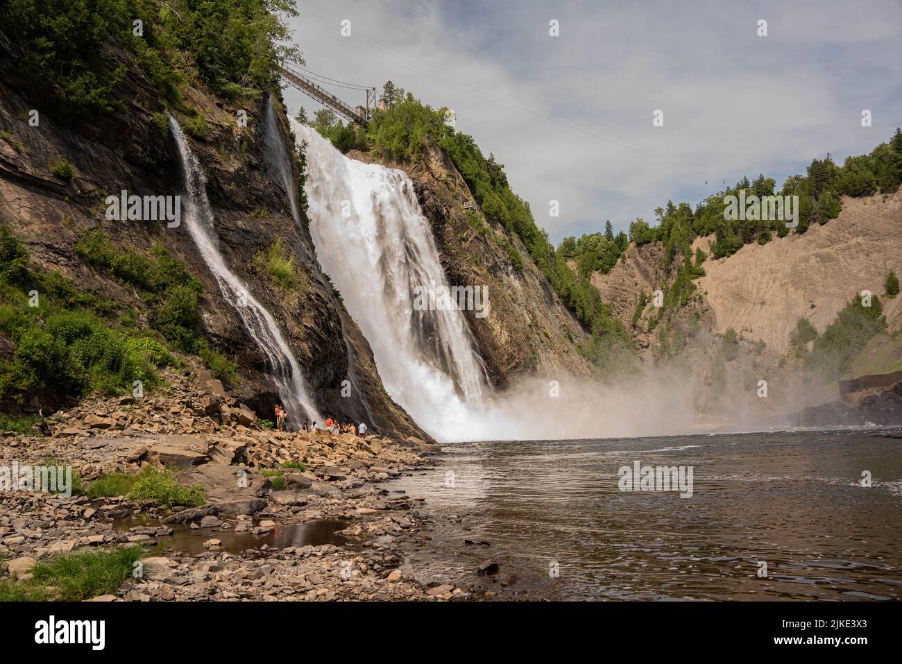 Montmorency Falls ist ein großer Wasserfall am Montmorency River in Quebec, Kanada Stockfoto