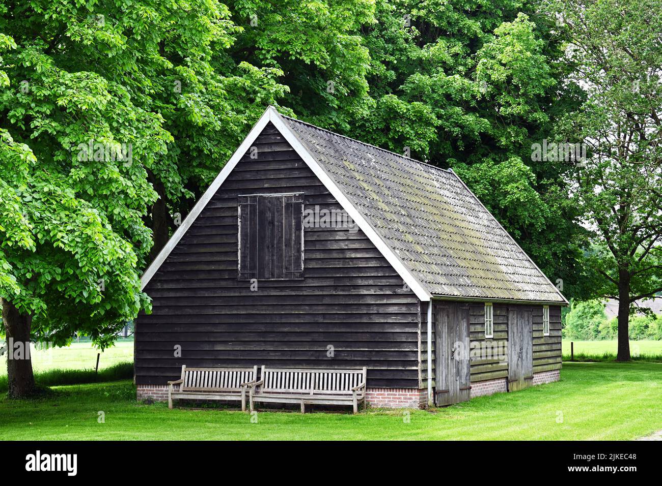 Klapptafel Abstellgleis Holzscheune Stockfoto