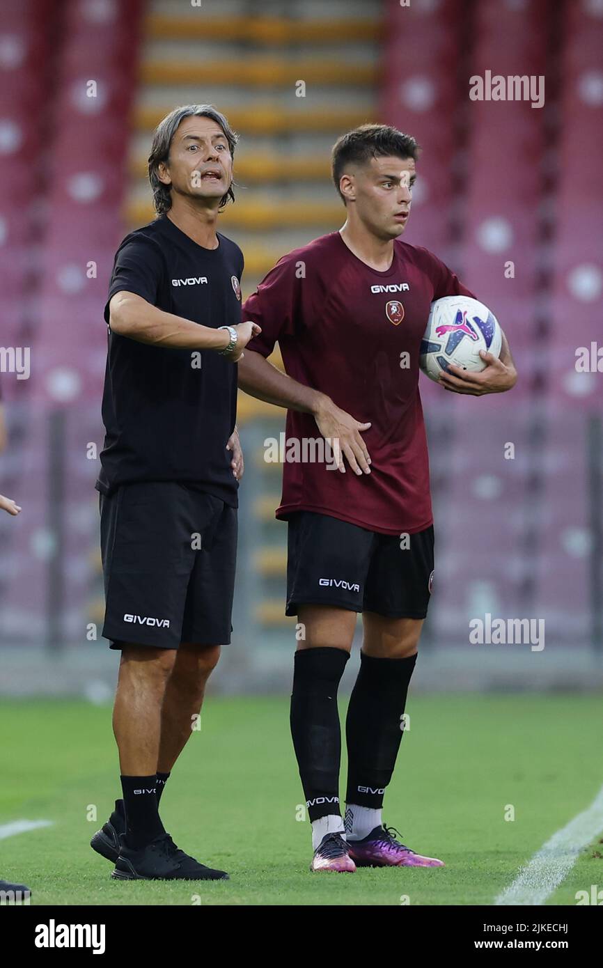 Foto Alessandro Garofalo/LaPresse30 Luglio 2022 Salerno, Italia - Reggina 1914 vs Adana Demirspor - amichevole stive prima trofeo Angelo Iervolino. Stadio Arechi. Nella foto: Flippo Inzaghi allenatore (Reggina 1914); 30. Juli 2022 Salerno, Italien - Reggina 1914 gegen Adana Demirspor , Sportfußball, Sommerfreundschaftsspiel zunächst Angelo Iervolino Trophäe Arechi Stadion. Im Bild: Filippo Inzaghi Coach (Reggina 1914); Stockfoto