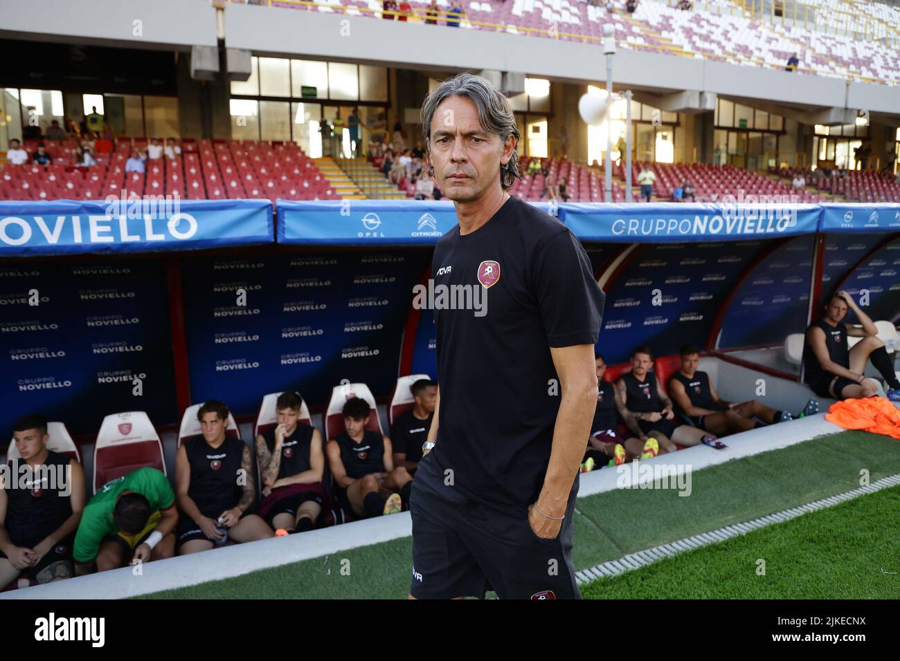 Foto Alessandro Garofalo/LaPresse30 Luglio 2022 Salerno, Italia - US Salernitana vs Reggina 1914 - amichevole estive prima trofeo Angelo Iervolino. Stadio Arechi. Nella foto: Flippo Inzaghi allenatore (Reggina 1914); 30. Juli 2022 Salerno, Italien - US Salernitana vs Reggina 1914, Sportfußball, Sommerfreundschaftsspiel Erstes Angelo Iervolino Pokal Arechi Stadion. Im Bild: Filippo Inzaghi Coach (Reggina 1914); Stockfoto