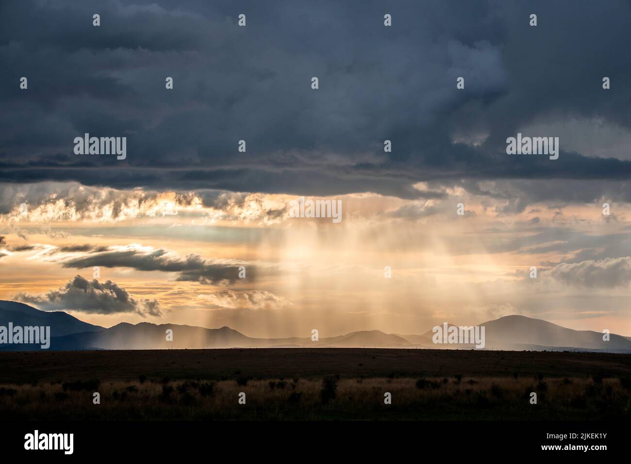 Monsunstürme im Süden Arizonas sorgen für eine dramatische Landschaft Stockfoto