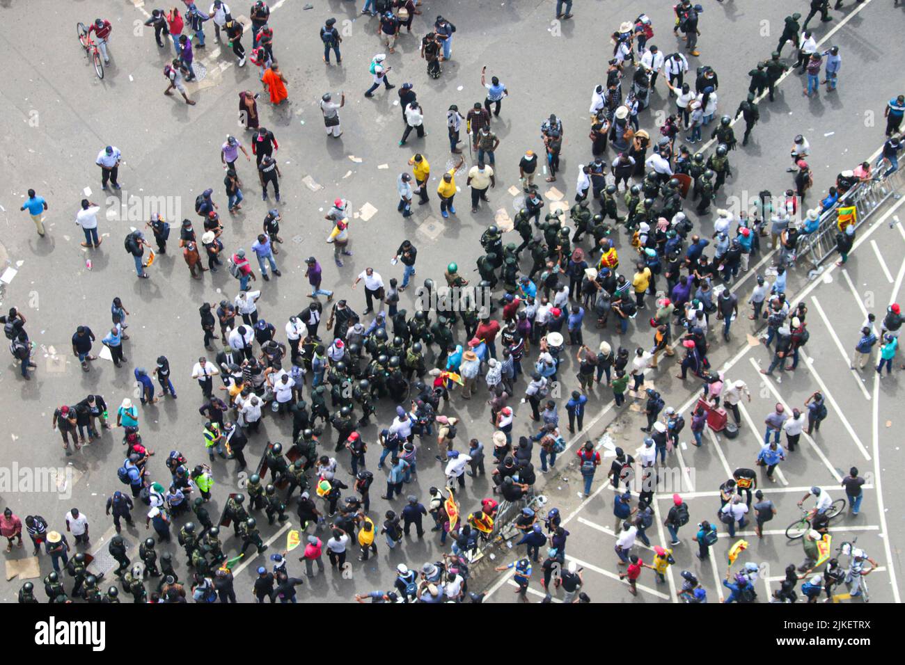 Am 9. Juli 2022 Schlossen Sich Eine große Anzahl von Menschen dem Protest an, der den gegenwärtigen Präsidenten von Sri Lanka, Gotabhaya Rajapaksha, zum Rücktritt forderte. Stockfoto