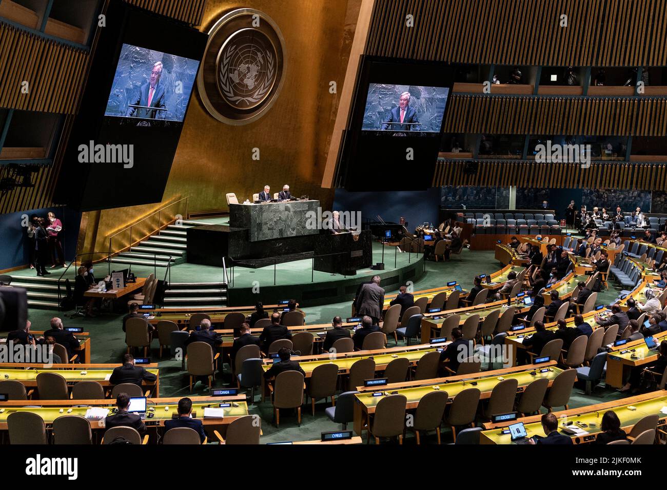 New York, USA. 01. August 2022. Generalsekretär Antonio Guterres spricht während der zehnten Überprüfungskonferenz des Vertrags über die Nichtverbreitung von Kernwaffen am 1. August 2022 am Hauptsitz der Vereinten Nationen in New York. (Foto von Lev Radin/Sipa USA) Quelle: SIPA USA/Alamy Live News Stockfoto