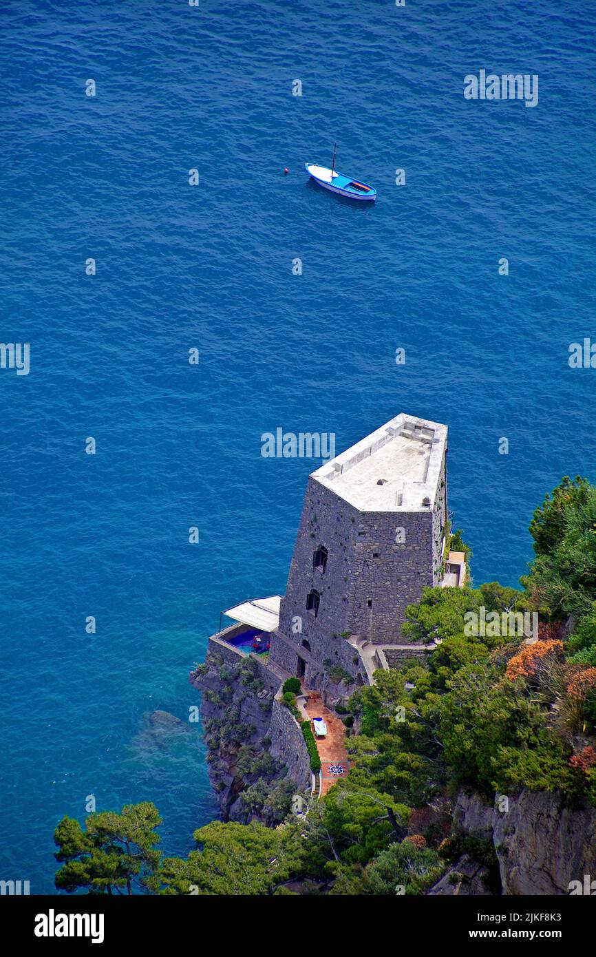 Historischer Sarazenenturm, Wachturm in Positano, Amalfiküste, UNESCO-Weltkulturerbe, Kampanien, Italien, Mittelmeer, Europa Stockfoto
