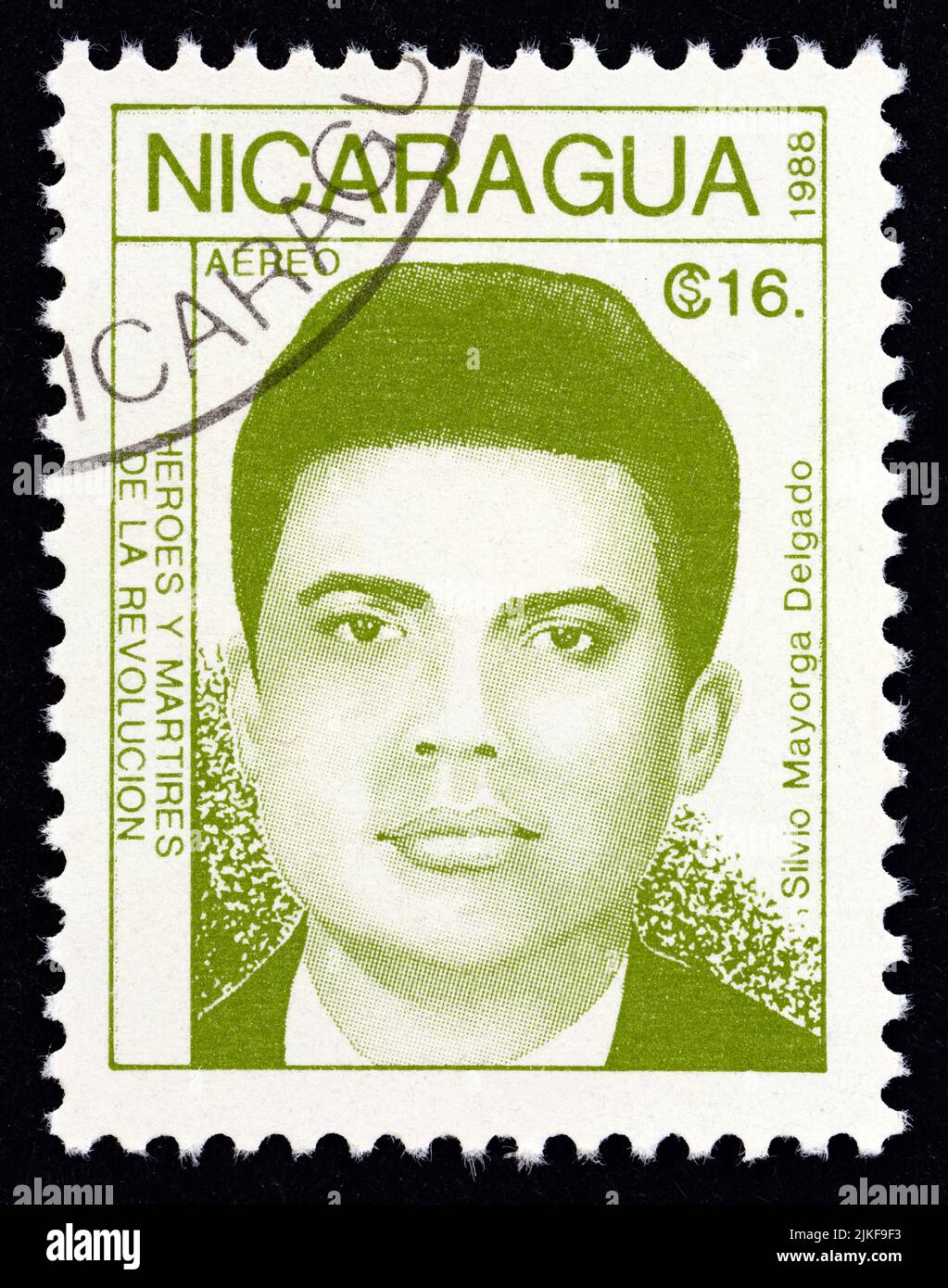 NICARAGUA - UM 1988: Eine in Nicaragua gedruckte Briefmarke aus der Ausgabe 'revolutionäre' zeigt Silvio Mayorga Delgado, um 1988. Stockfoto