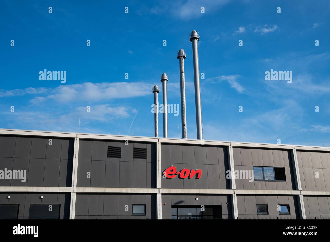 03.06.2022, Deutschland, Berlin, Berlin - Europa - Außenansicht des Blockheizkraftwerks EZO am BER Berlin-Brandenburg International Willy Br Stockfoto
