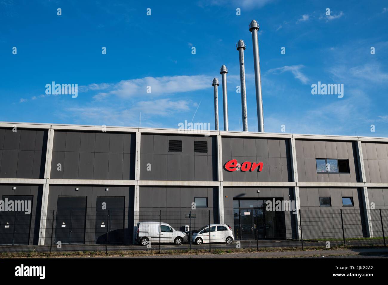 03.06.2022, Deutschland, Berlin, Berlin - Europa - Außenansicht des Blockheizkraftwerks EZO am BER Berlin-Brandenburg International Willy Br Stockfoto