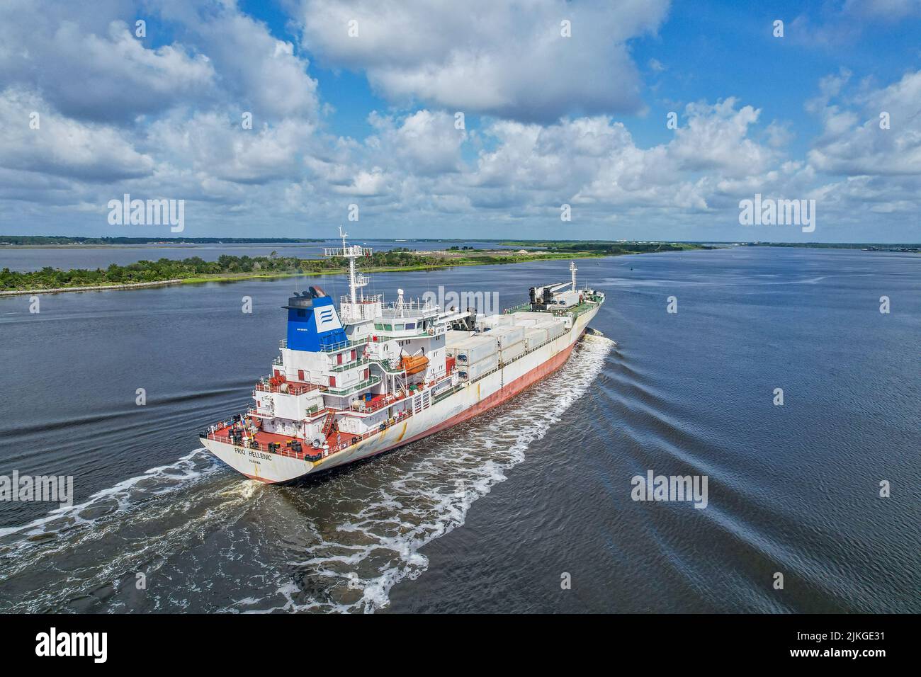 Frachtschiff auf dem St. Johns River, Jacksonville, Florida Stockfoto