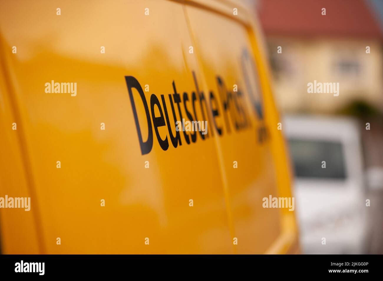 Deutscher Postauto in einem Dorf in der Nähe von stuttgart Stockfoto