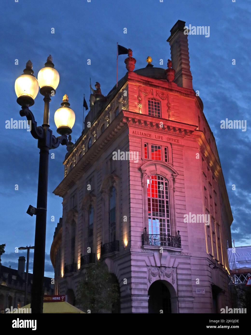 Alliance Life Office - County Fire Building Piccadilly, London, England, Großbritannien bei Abenddämmerung Stockfoto