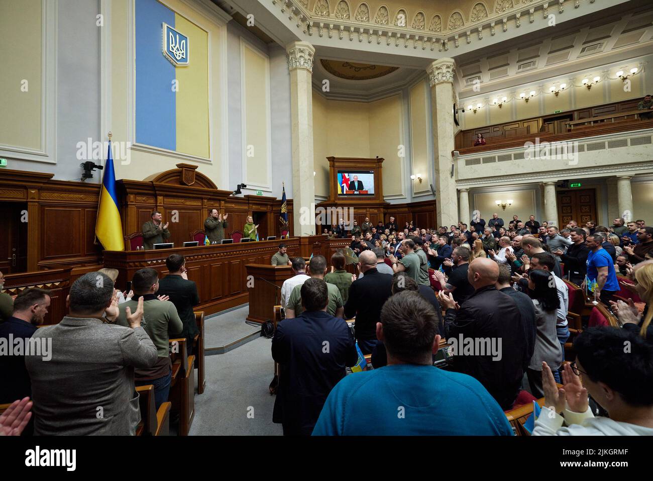 KIEW, UKRAINE - 03. Mai 2022 - der Präsident der Ukraine Wolodymyr Zelenskyy in der Werchowna Rada (Oberster Rat der Ukraine), Kiew, Ukraine. Im Stockfoto