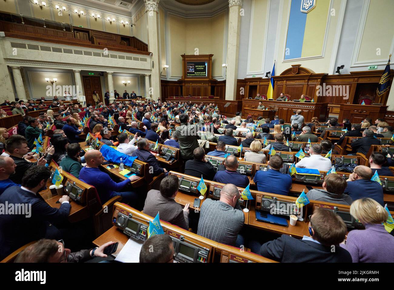 KIEW, UKRAINE - 03. Mai 2022 - der Präsident der Ukraine Wolodymyr Zelenskyy in der Werchowna Rada (Oberster Rat der Ukraine), Kiew, Ukraine. Im Stockfoto