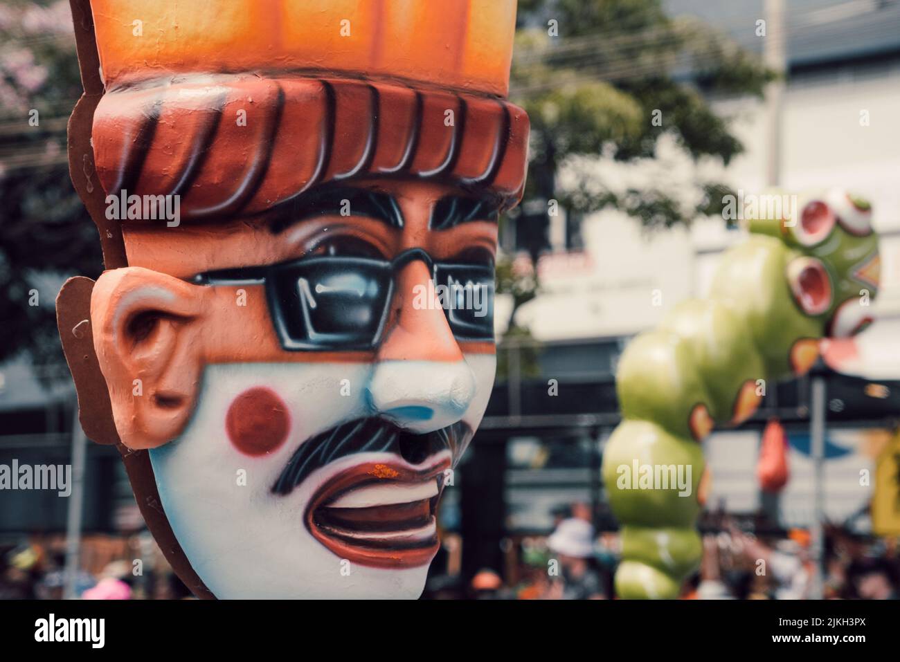 Eine Nahaufnahme einer kreativen Clownsmaske Stockfoto