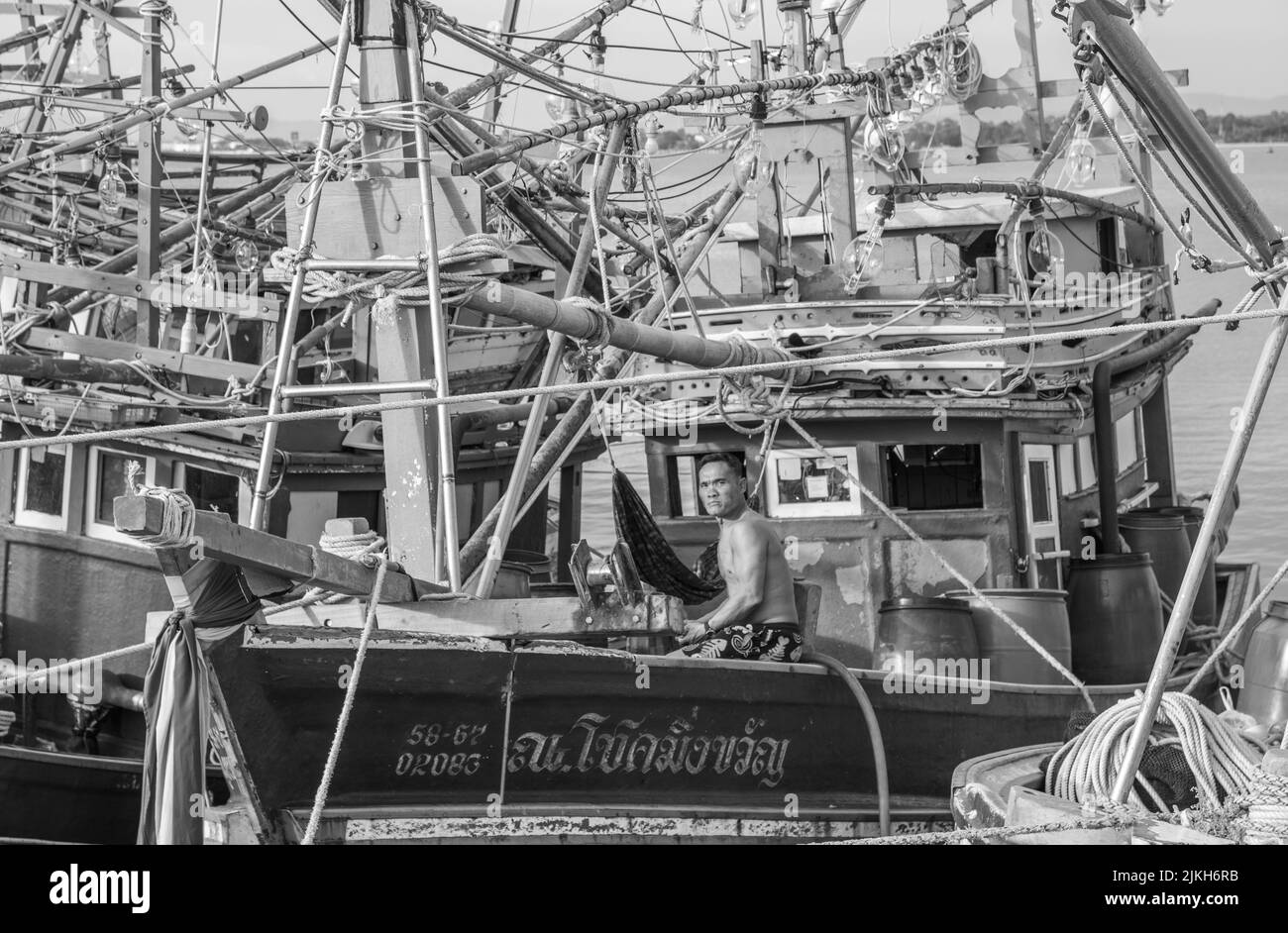 Thailändisches Fischerboot an einem Pier in Thailand Südostasien Stockfoto