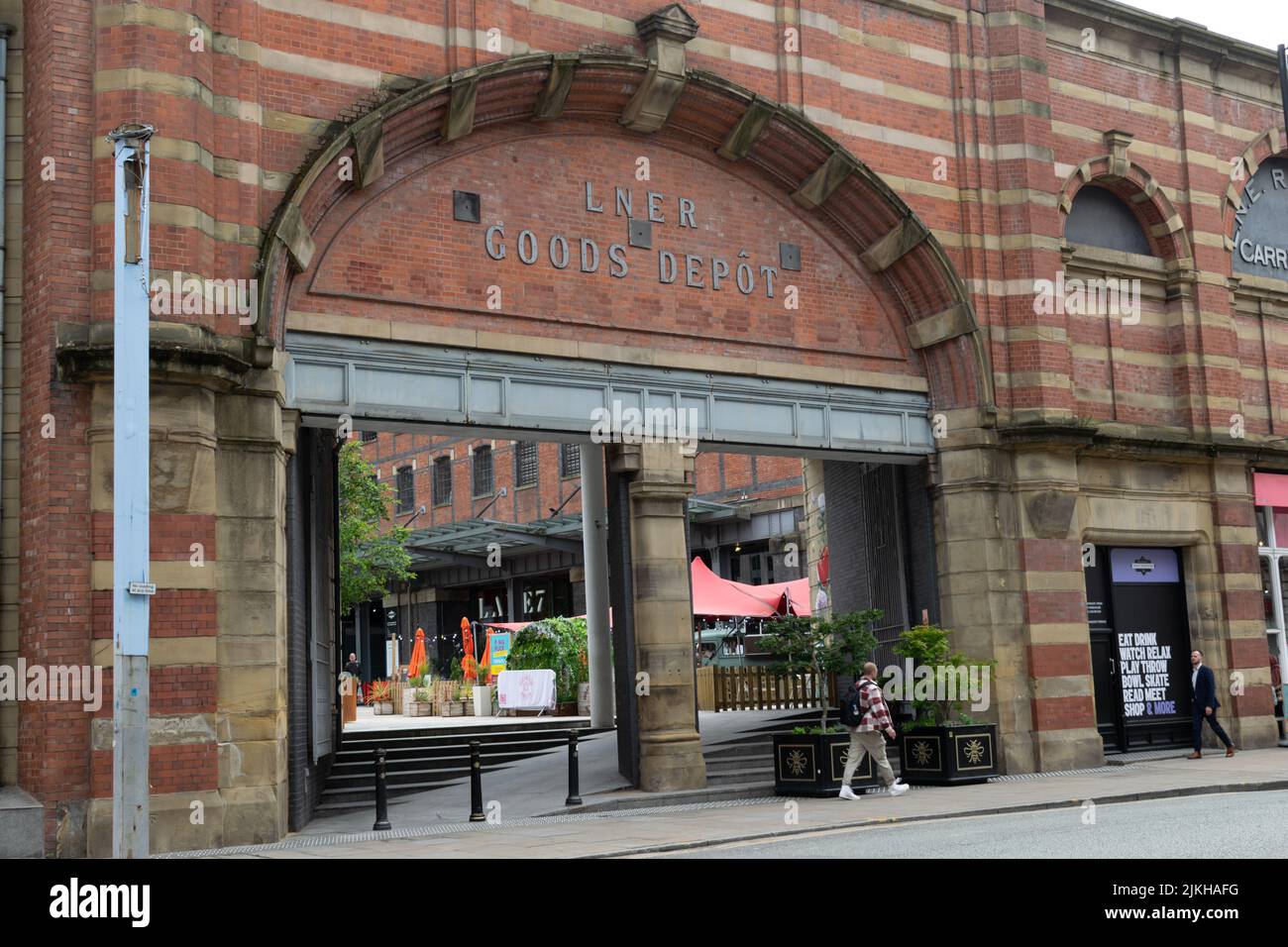 Great Northern Warehouse mit Text LNER Warenlager. London und North Eastern Railway. Manchester, Großbritannien Stockfoto