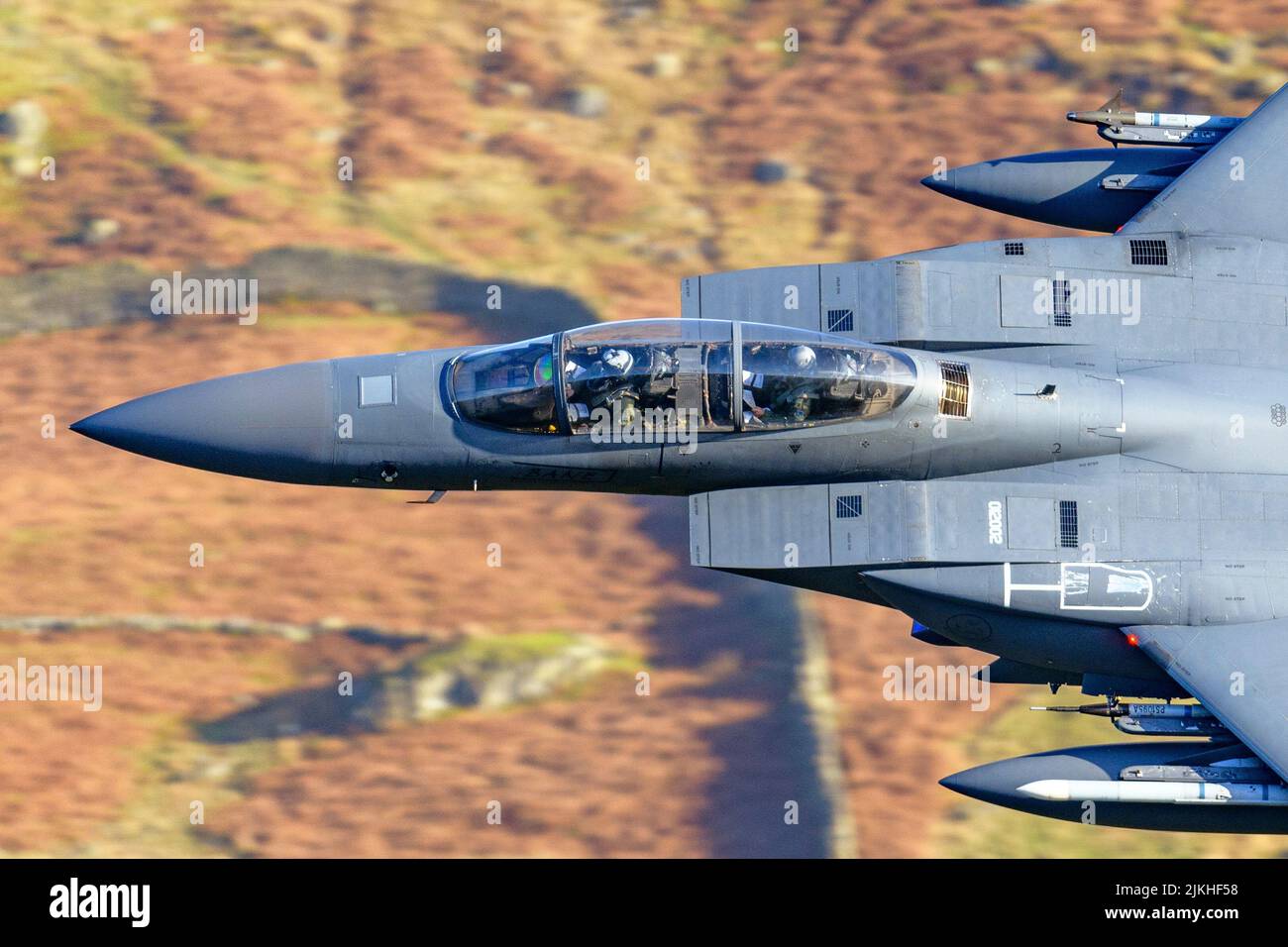 Ein Tiefflieger USAF F15E Training im Thirlmere Lake District, Großbritannien Stockfoto
