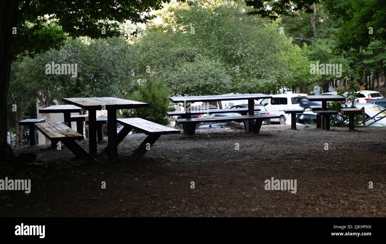 Campingplätze sind Orte zum Entspannen, Genießen und Erkunden der Natur. Viele Campingplätze. Dies ist bei Naturliebhabern beliebt Stockfoto