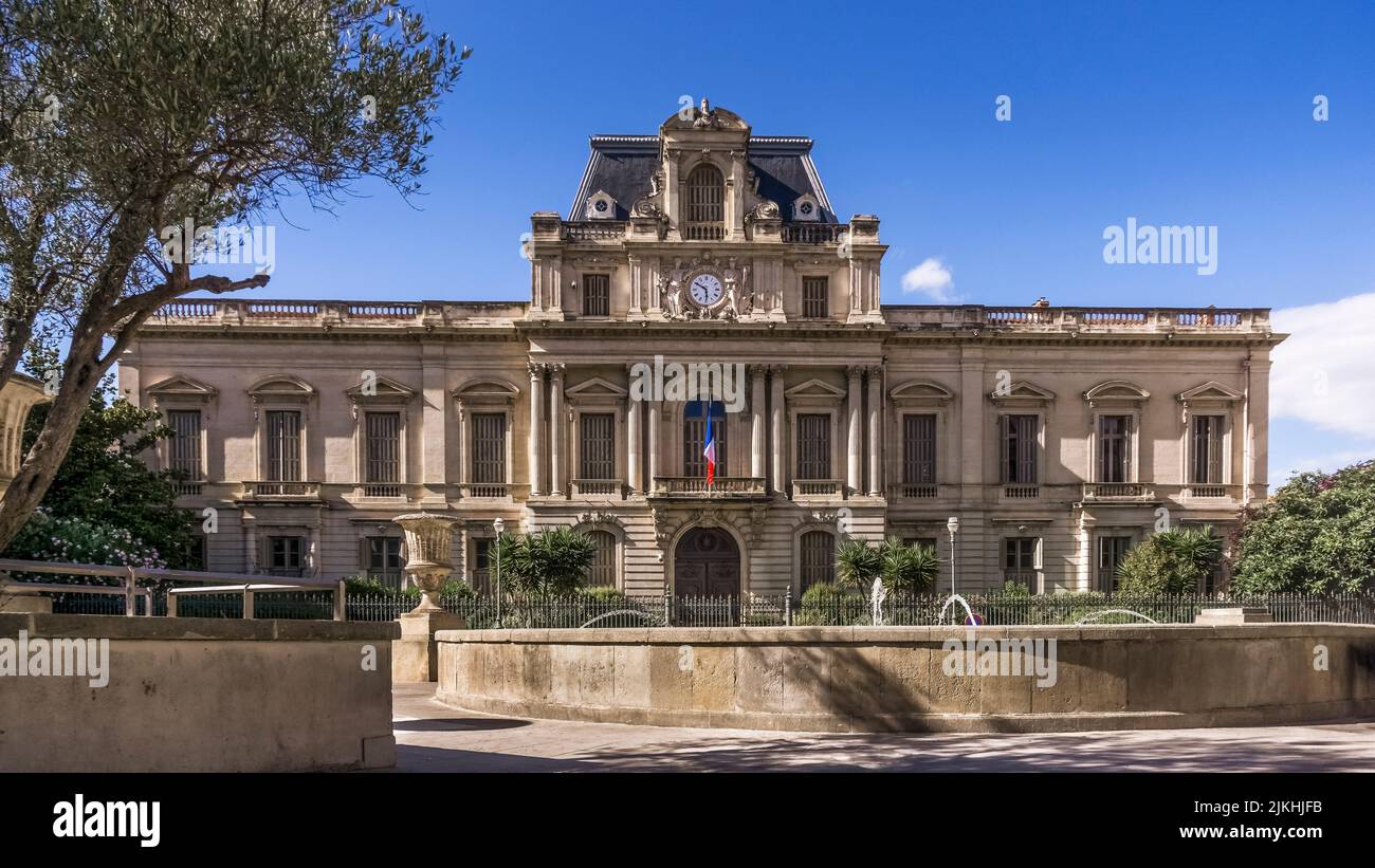 Die Préfecture de l'Hérault wurde im 17. Jahrhundert auf dem Place Martyrs de la Résistance in Montpellier erbaut. Stockfoto