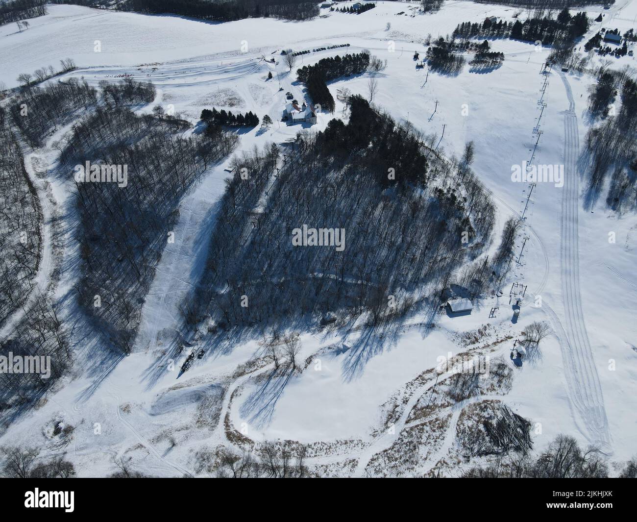 Eine Luftaufnahme des schneebedeckten Feldes in Minnesota, USA Stockfoto
