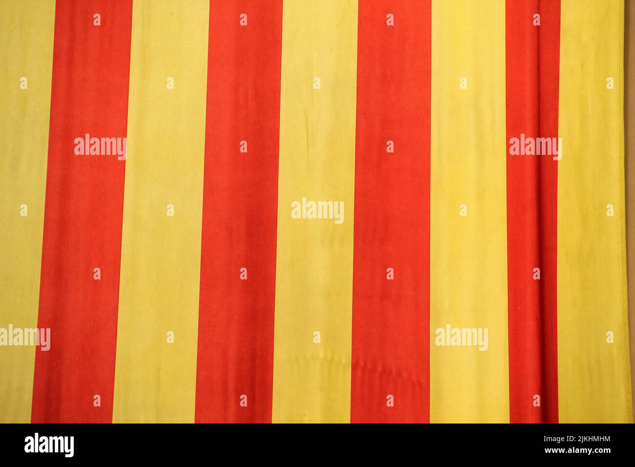 Nahaufnahme der offiziellen Flagge Kataloniens Stockfoto