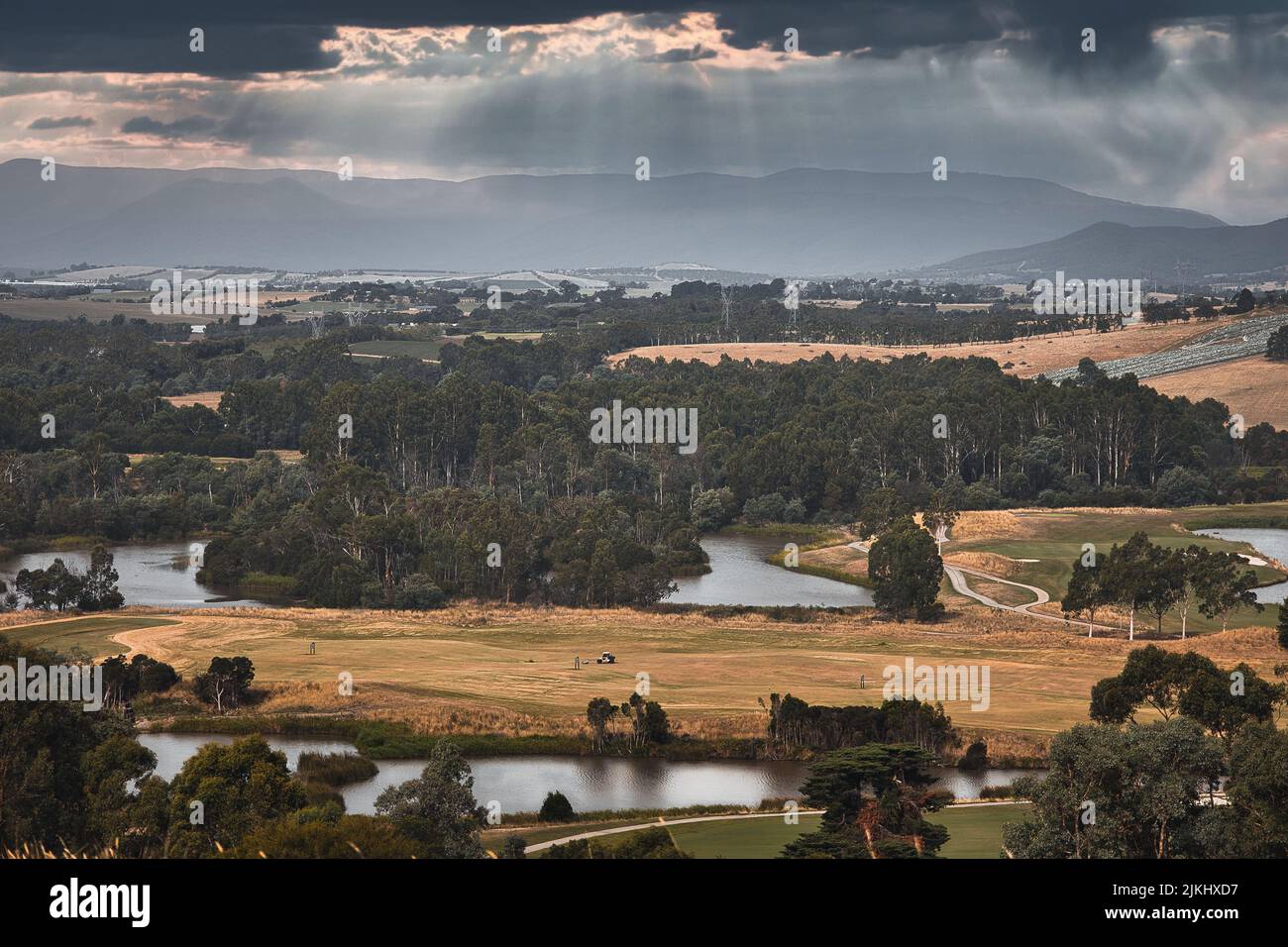 Der Gipfel des Mt Lofty in Melbourne unter wolkenfreiem Himmel Stockfoto