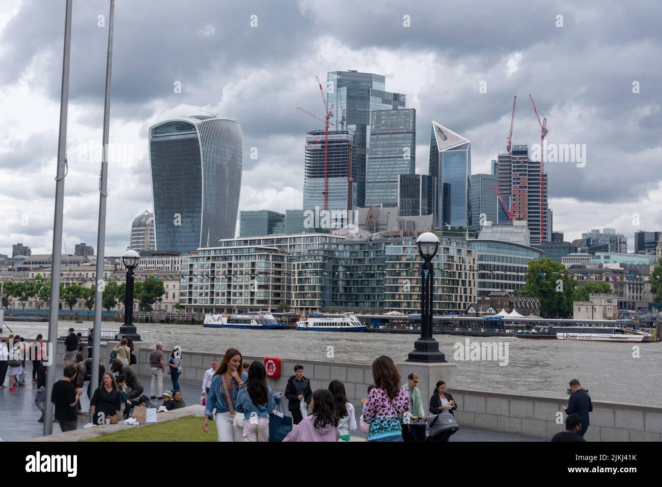 Wolkenkratzer, einschließlich Walkie Talkie Wolkenkratzer, City of London, Finanzviertel, Finanzmetropole, London, Vereinigtes Königreich Stockfoto