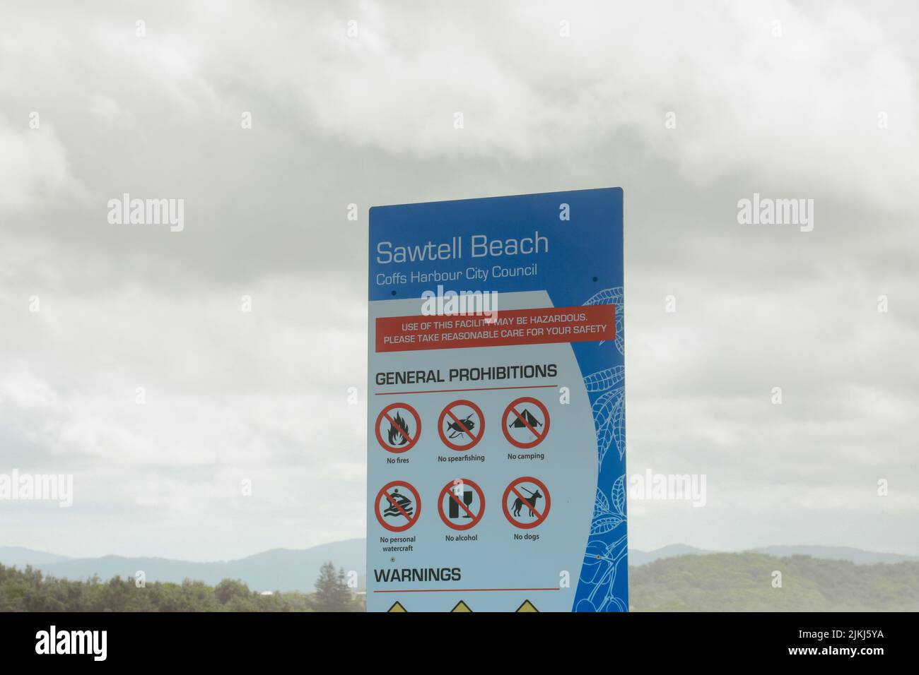 Das Sawtell Beach Sicherheitsschild und Besucherinformationen in Coffs Harbour Stockfoto