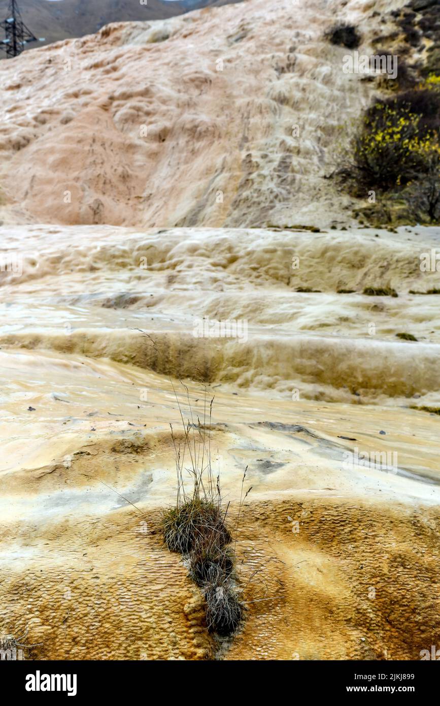 Mineral sprins auf der Straße vor Russland - Georgien Friendship Monument, Republik Georgien Stockfoto