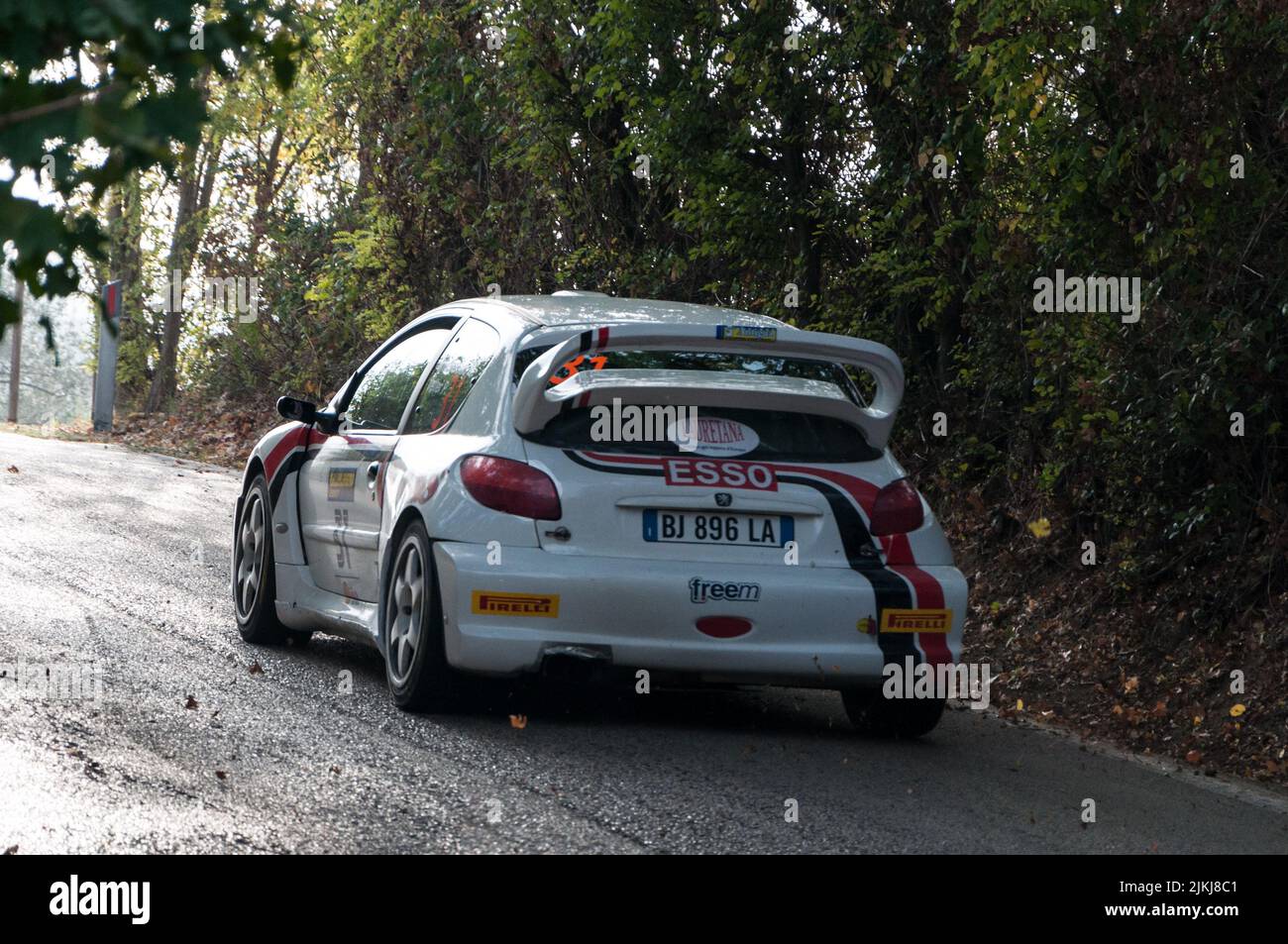 Der Peugeot Oldtimer im Rennen Stockfoto