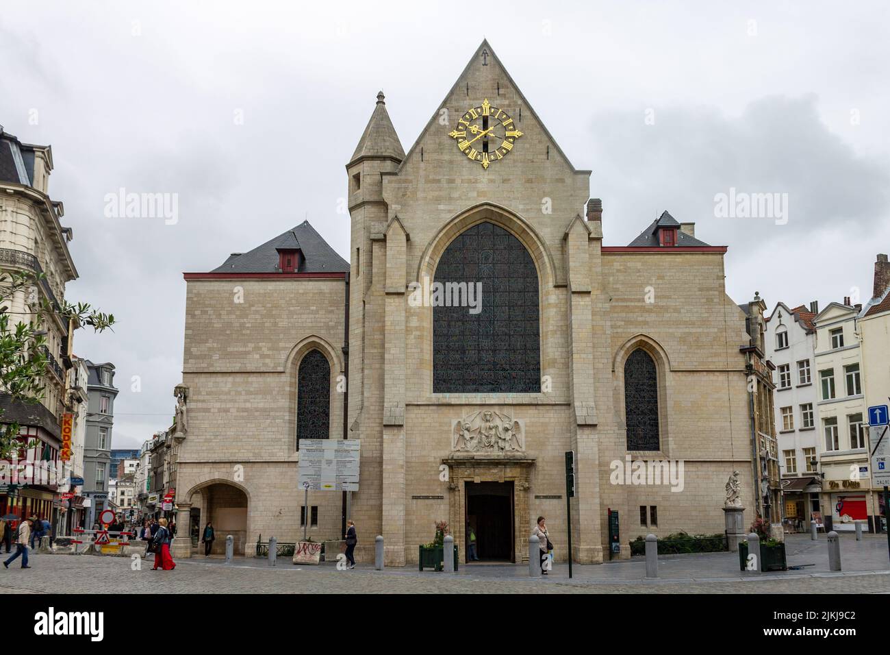 Die Nikolaikirche im Zentrum von Brüssel, Belgien an einem düsteren Tag Stockfoto