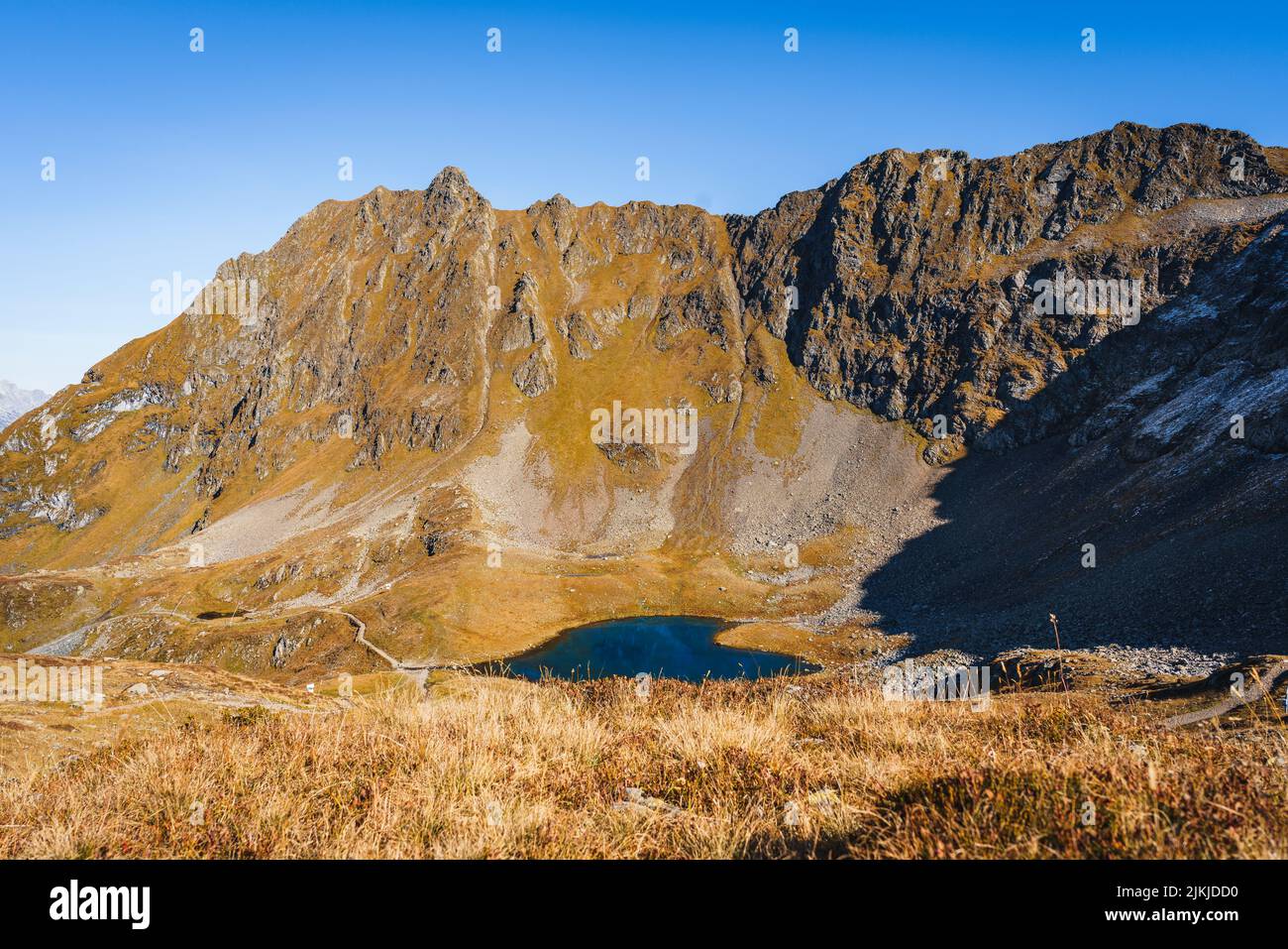 Die schöne Aussicht auf Herzsee, Herzsee und Berge. Hochjoch, Österreich. Stockfoto