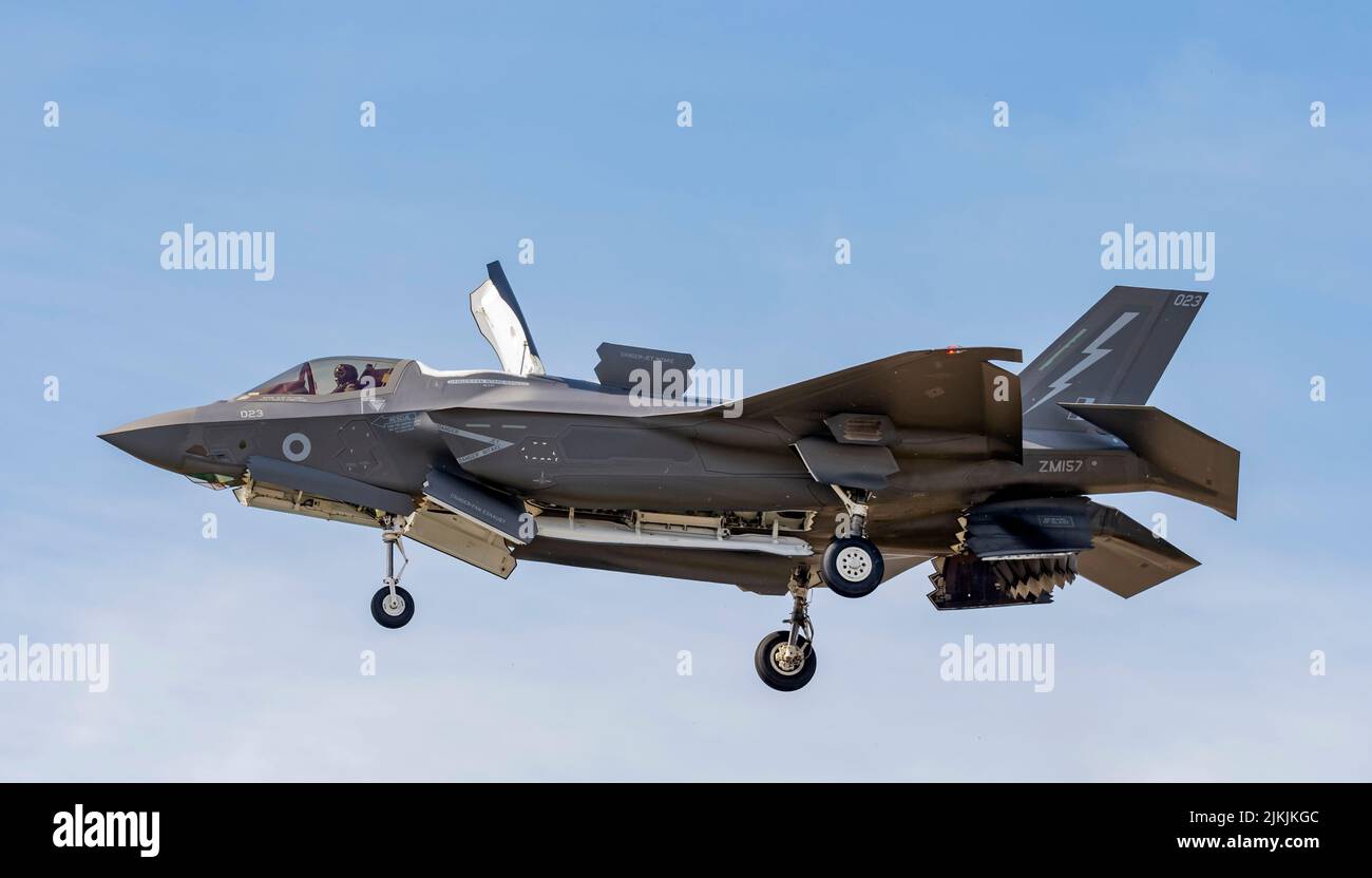 F-35B Lighting II ZM 157 von 617 Squadron RAF Marham, die einen kurzen Auftritt auf der Royal International Air Tattoo 2022 Stockfoto