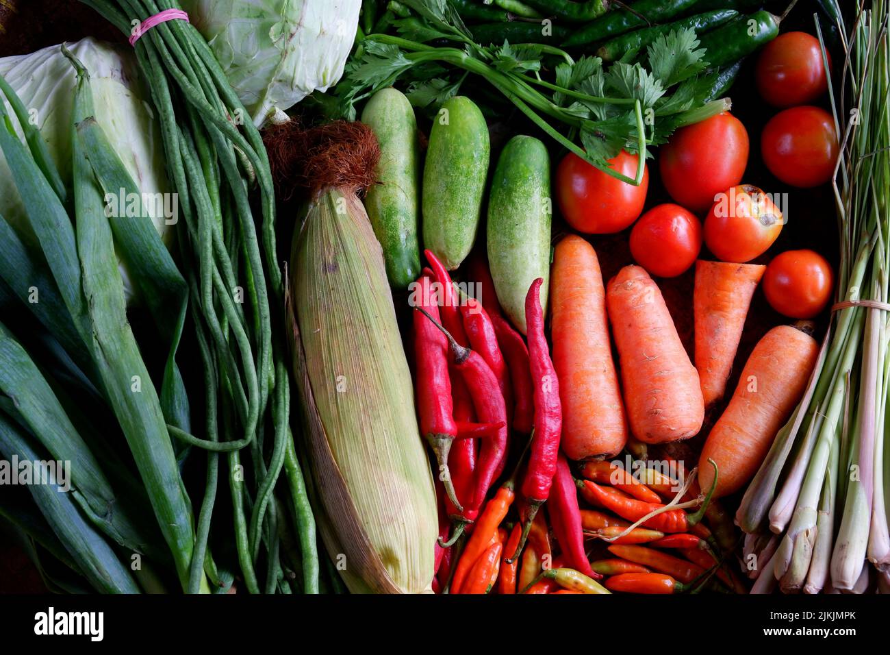 Hübsch angeordnet bunten Gemüse Hintergrund Stockfoto