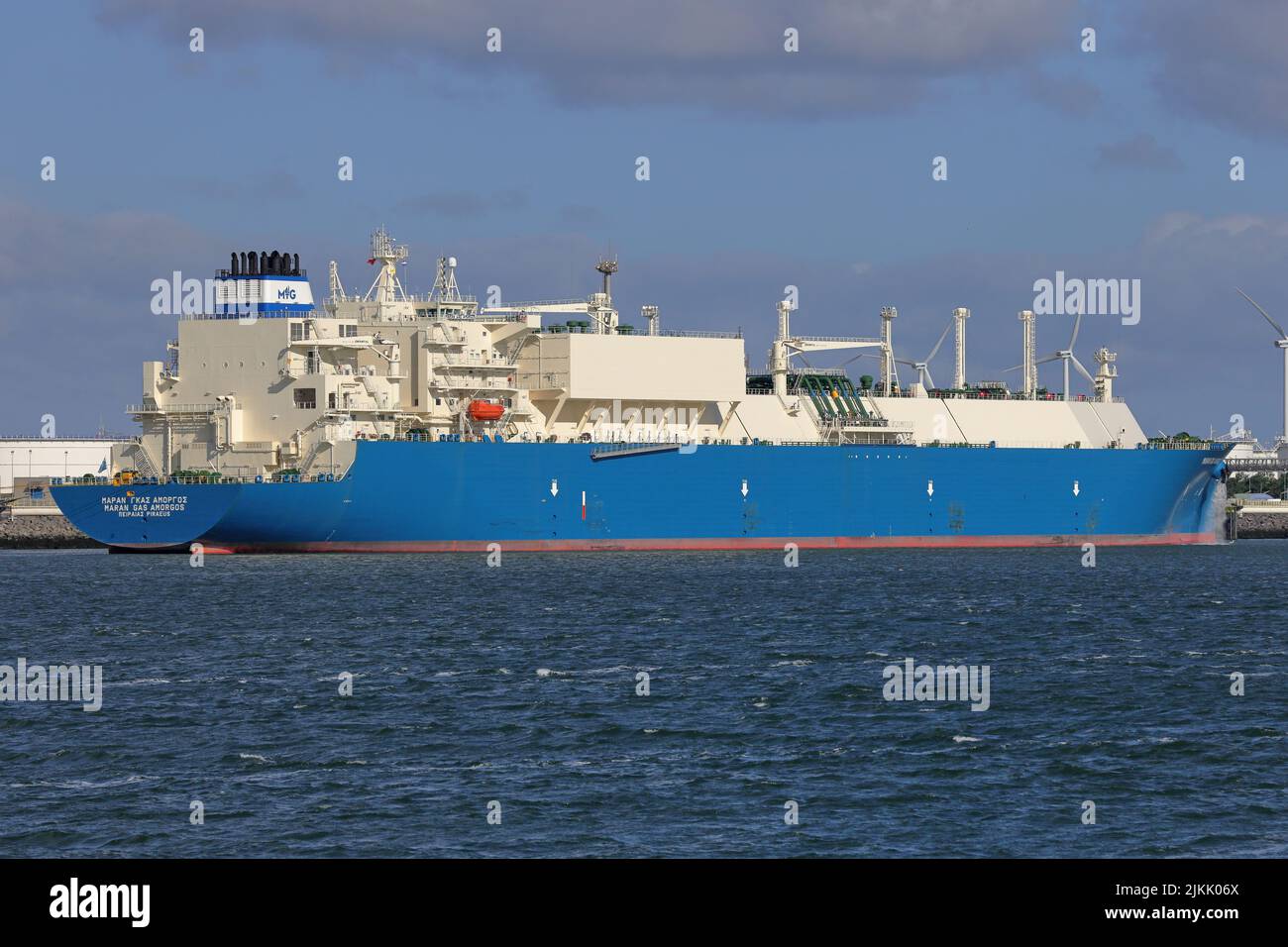 Der Flüssiggastanker Maran Gas Amorgos legt am 28. Mai 2022 am Terminal im Hafen von Rotterdam an Stockfoto