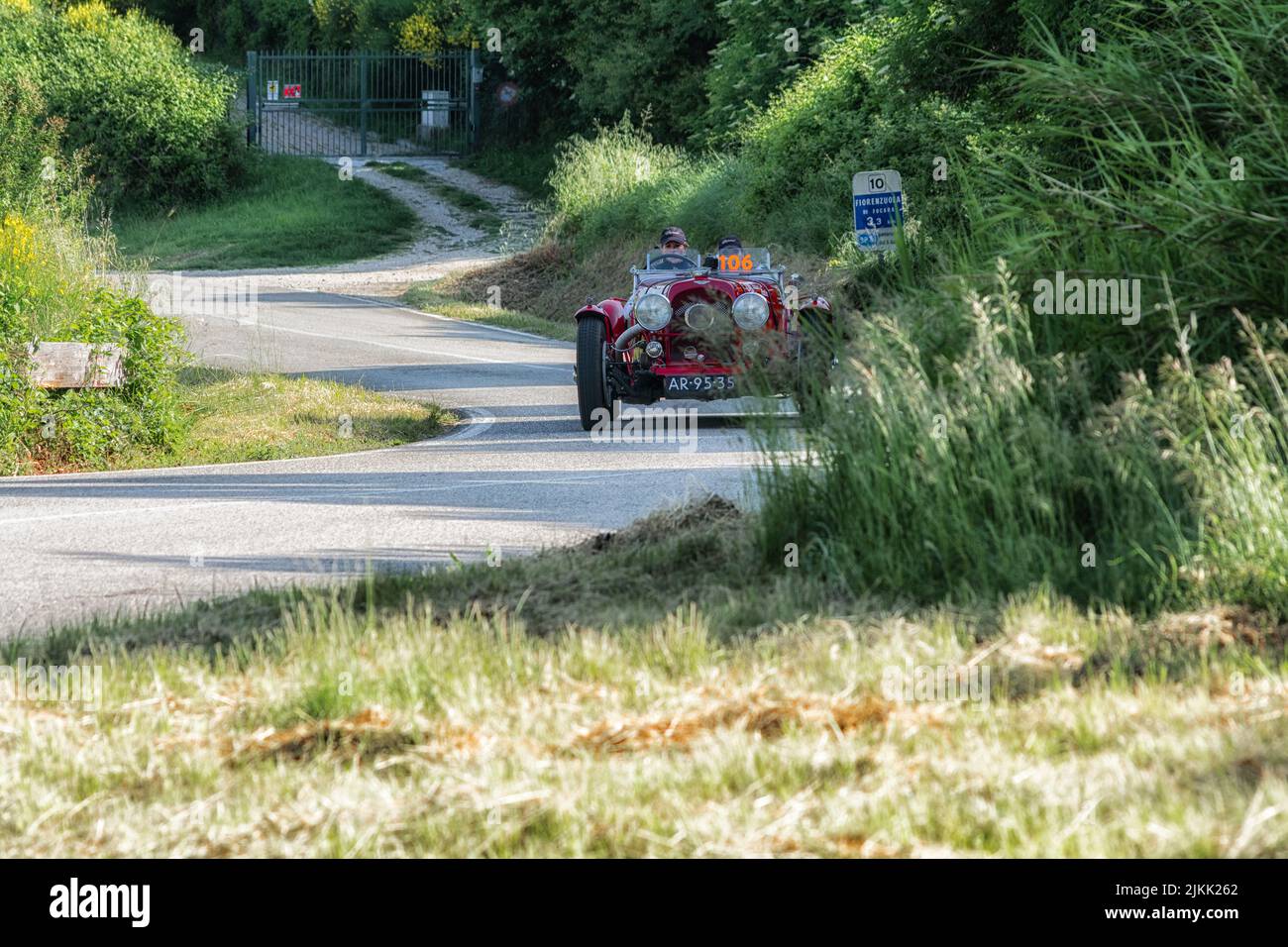 Nahaufnahme eines Alfa Romeo 6C 1750 Gran Sport Zagato auf einer berühmten italienischen Mille Miglia Rallye am 2018 Stockfoto