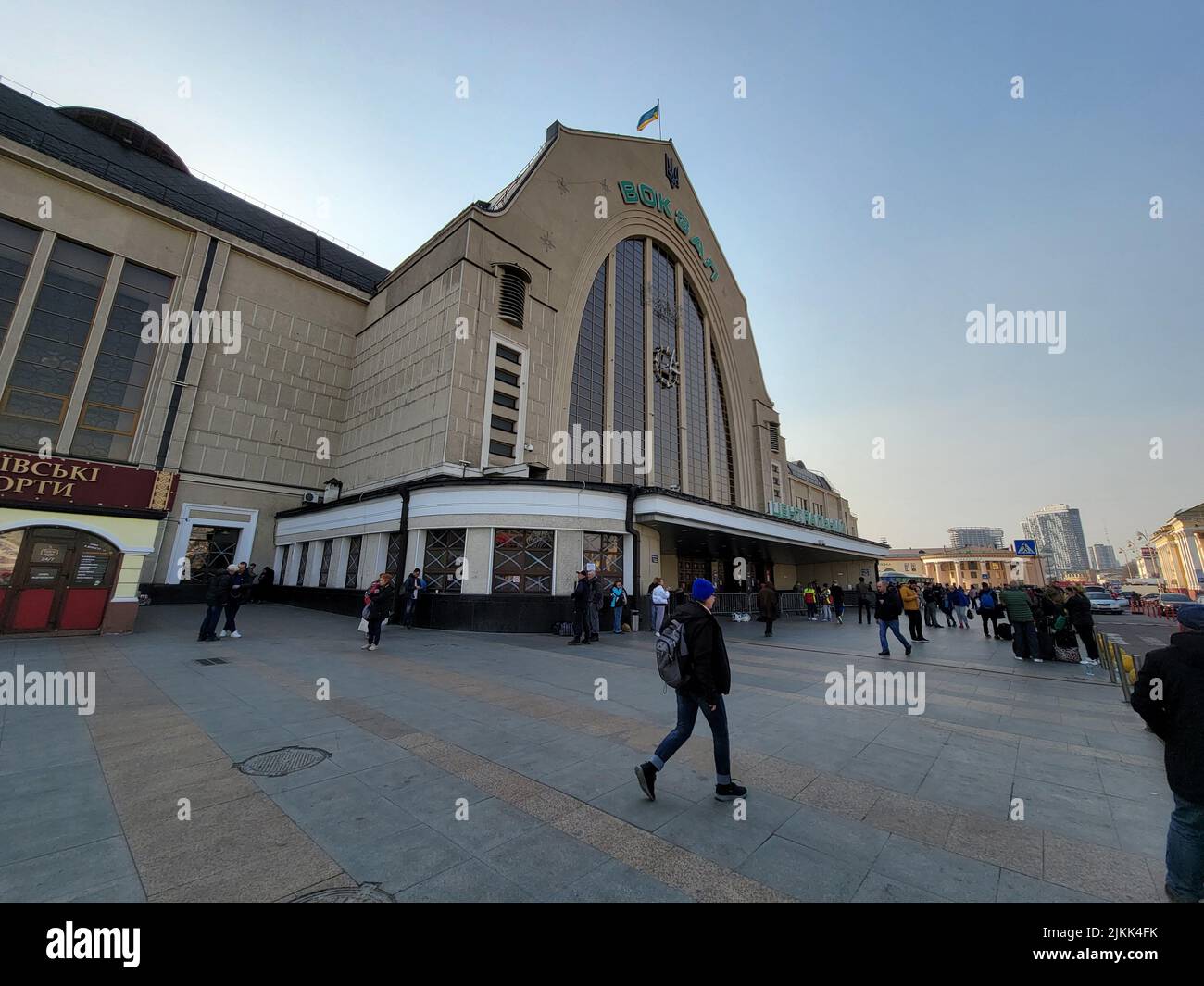 Ein Blick auf den fast leeren Hauptbahnhof in Kiew, Ukraine Stockfoto