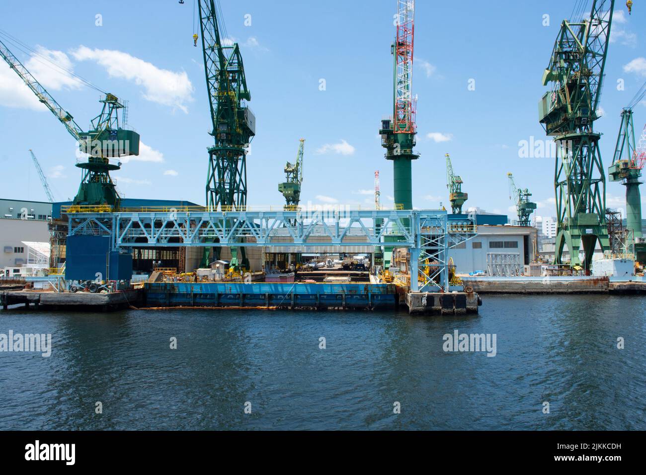 Werft Kräne im Hafen von Kobe, Japan Stockfoto