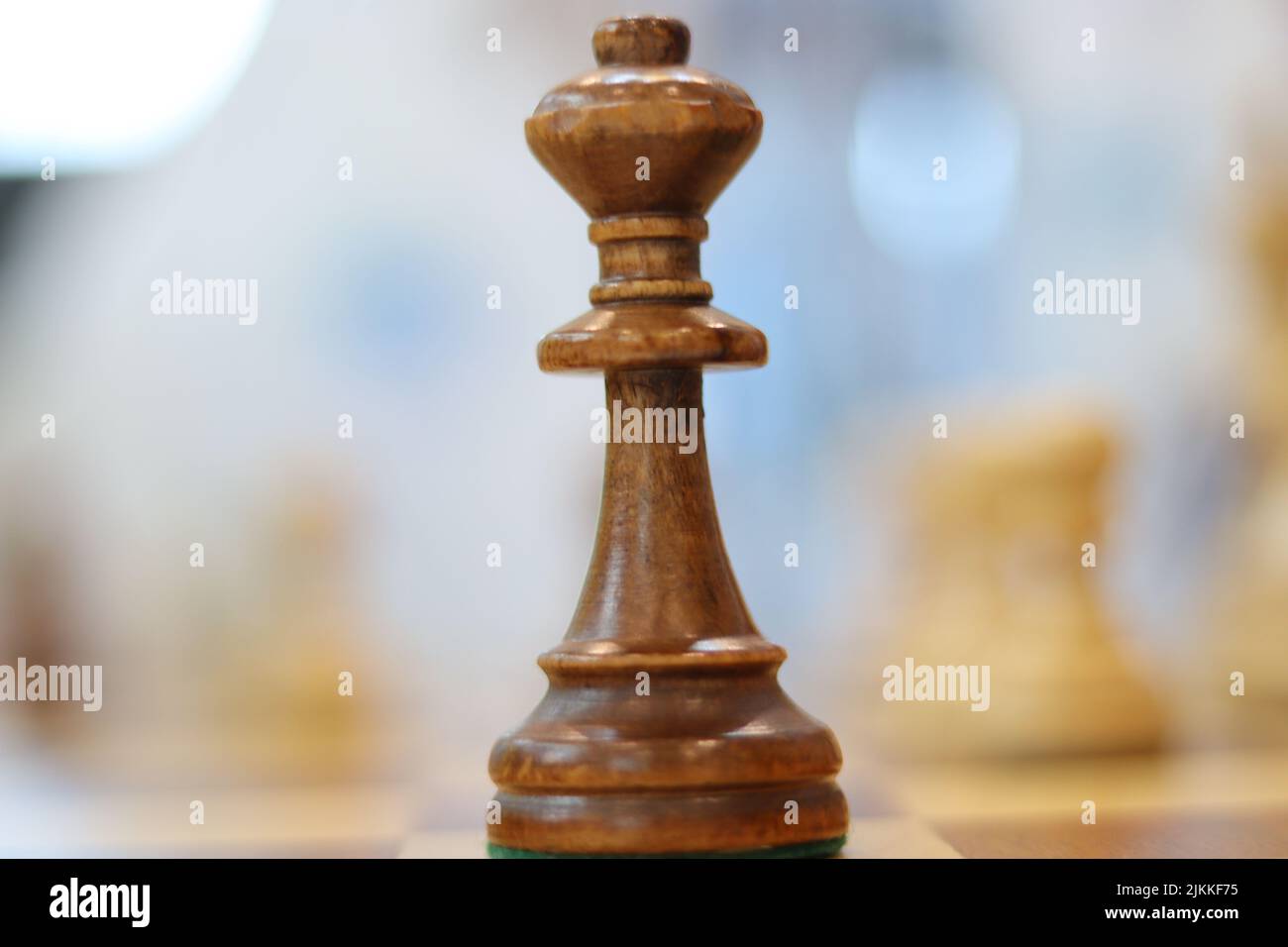Nahaufnahme eines Königsstückes während eines Schachspiels Stockfoto