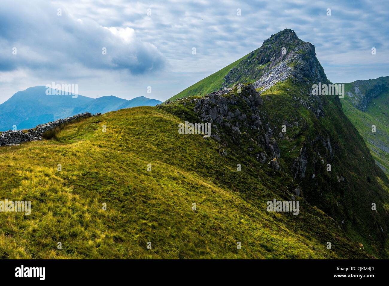 Der Nantlle Ridge, eine Bergkamm-Wanderung in Snowdonia, Nordwales, Großbritannien Stockfoto
