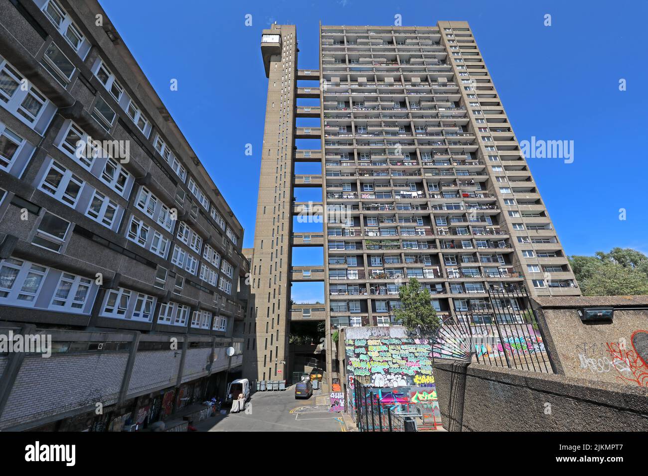 Trellick Tower Cheltenham Estate in Kensal Green, London - erbaut 1972, Stockfoto