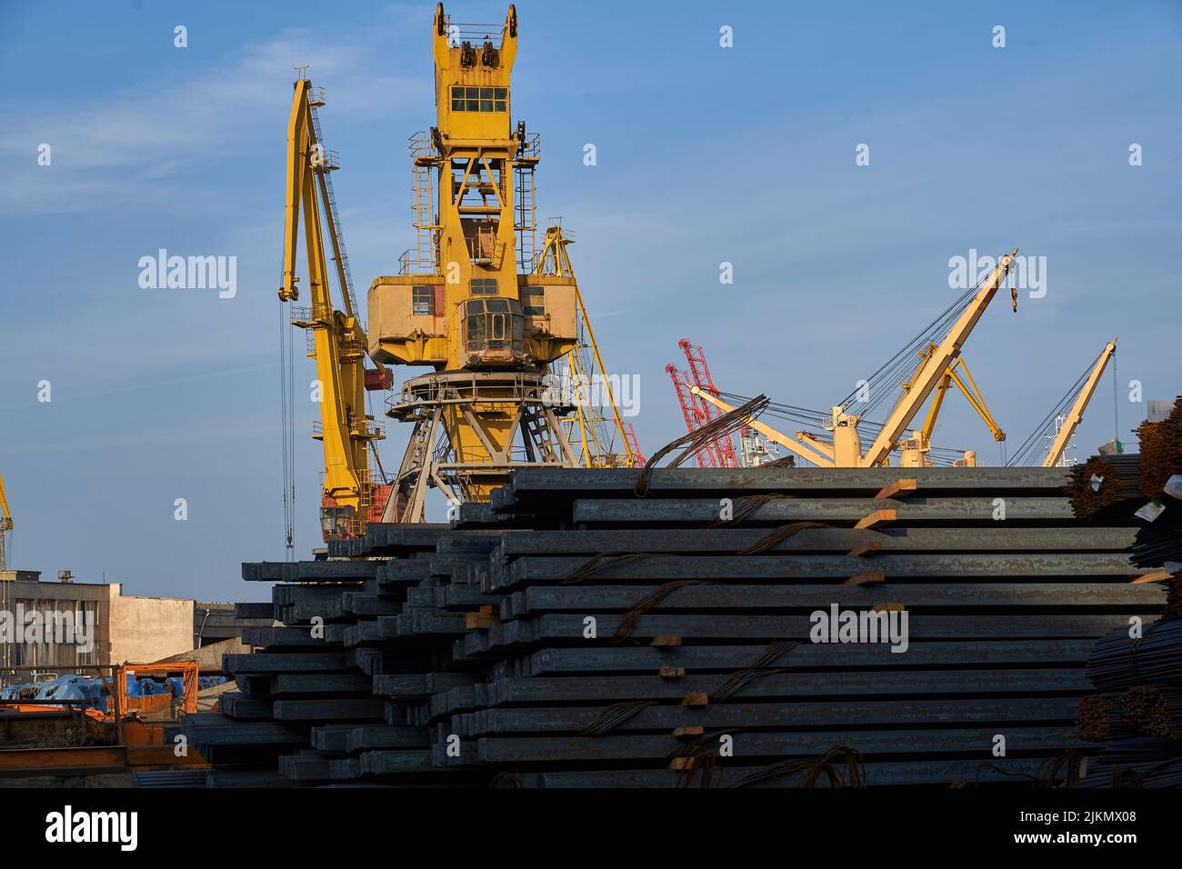 Stahlfracht im Hafen Stockfoto