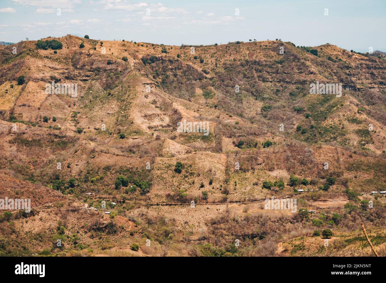 Trockene bergige Buschland in der Nähe von Talnique im ländlichen El Salvador Stockfoto