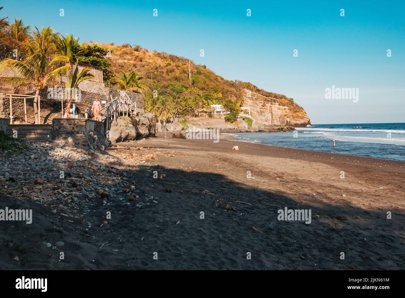 Der Strand El Zonte, auch bekannt als Bitcoin Beach, liegt an der Pazifikküste von El Salvador Stockfoto