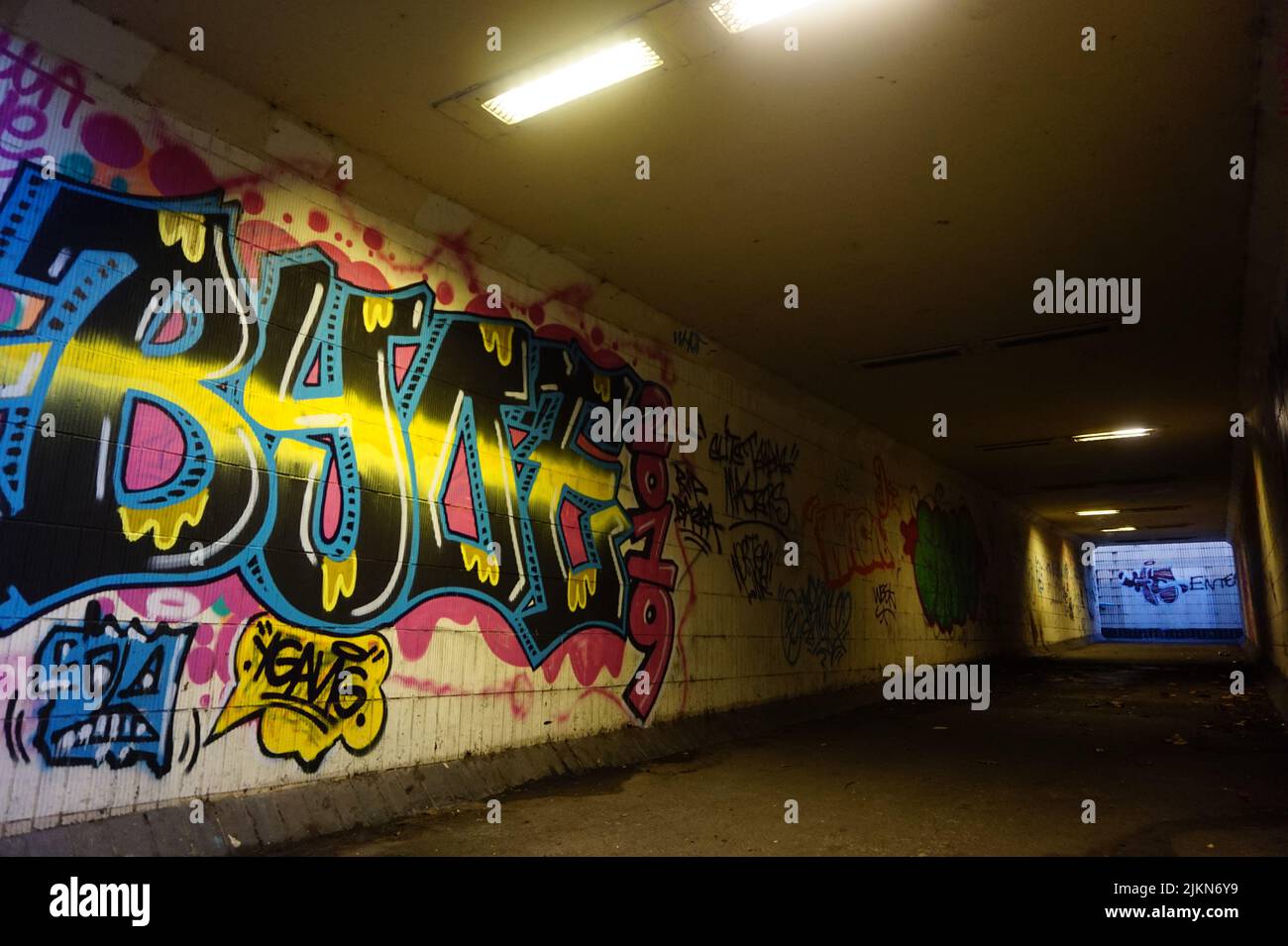 Graffiti-Wand der Stretford Subways, in der Nähe von Stretford Precinct, Manchester, Großbritannien Stockfoto