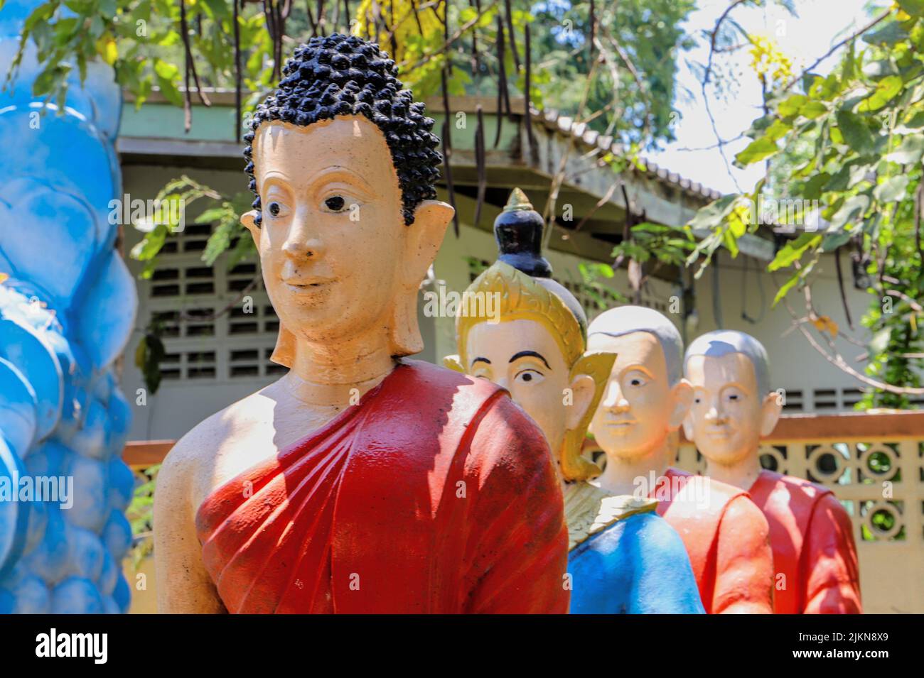 Einige Statuen im Himmel- und Höllentempel oder im Wat Saen Suk in Chonburi, Thailand Stockfoto