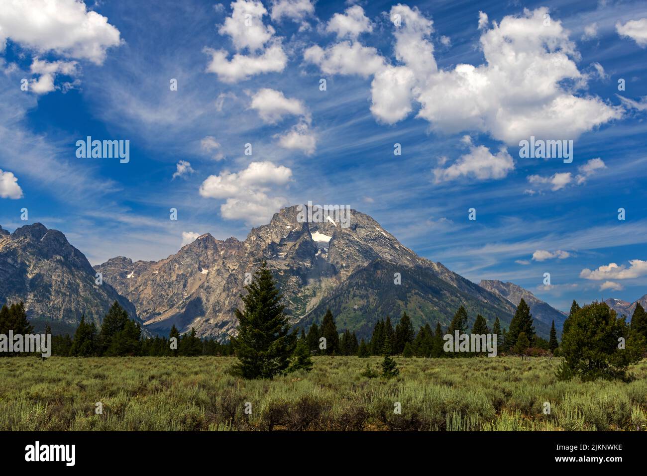 Mt Moran am nördlichen Ende der Teton Range im Grand Teton National Park, Wyoming, USA. Mt Moran, mit 12.605 Fuß, ist der dritthöchste Teton-Gipfel. Stockfoto