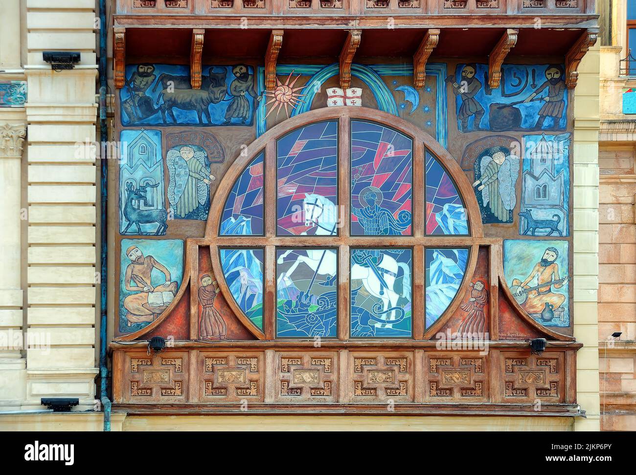 Das Buntglas auf dem Gebäude in Batumi Georgia Stockfoto