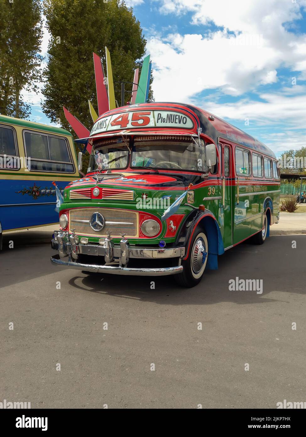Modellino Autobus Mercedes-Benz 1112 La Perlita &ndash; Scala 1/43, Argentina 1965, IXO