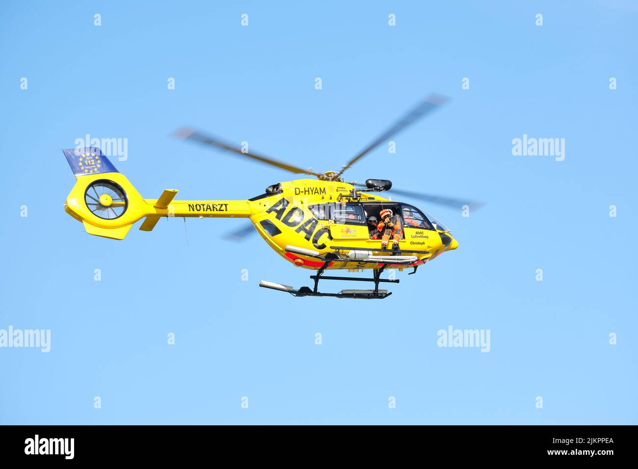 ADAC Rettungshubschrauber in Wilhelmshaven, Deutschland. Christoph 26 SAR Hubschrauber. Stockfoto