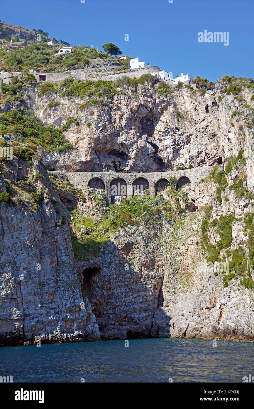 Berühmte Amalfi Panoramastraße SS163, in der Nähe von Positano, Amalfiküste, UNESCO-Weltkulturerbe, Kampanien, Italien, Europa Stockfoto